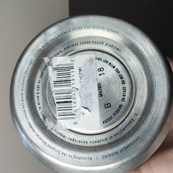 Stanley Half Growler Easy Pour Thermos 32oz - Picture 5 of 10